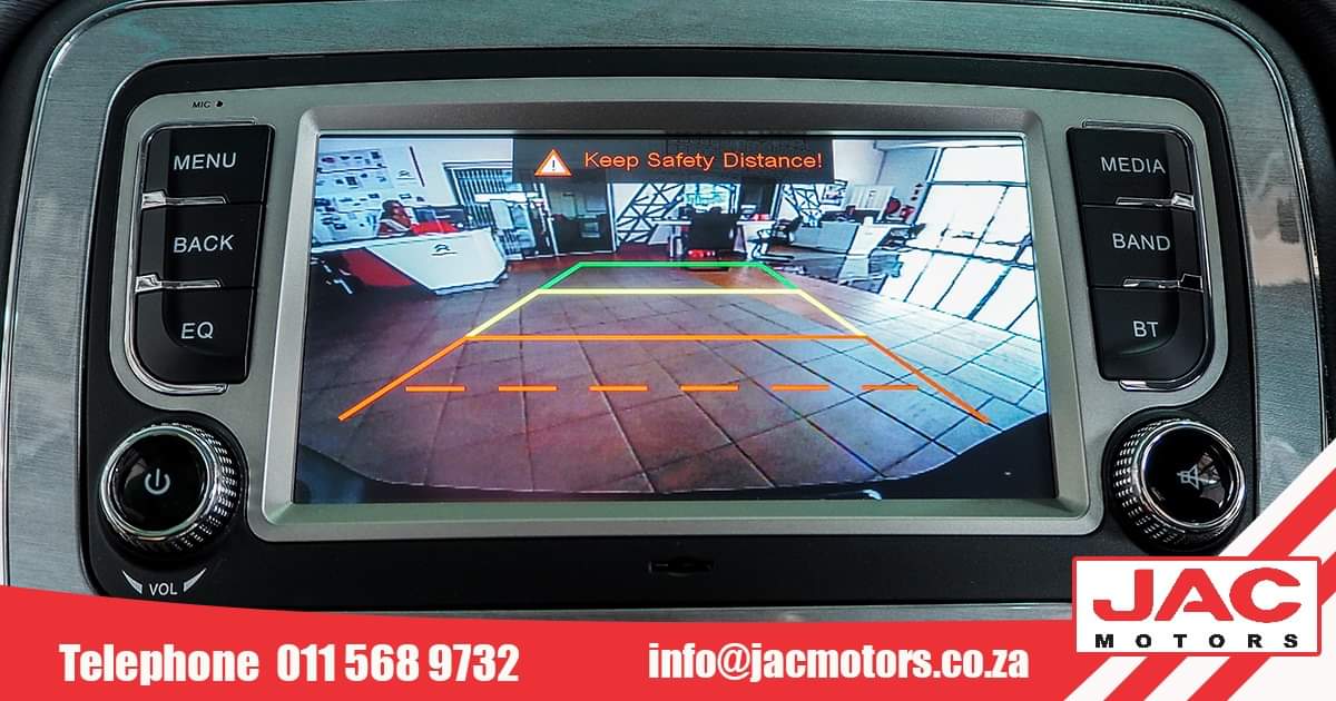One dash, three views. 
Can you believe that a double cab bakkie has a factory fitted radio with these features? Bluetooth connectivity, Media capability, and rearview camera safety? 
For your T6 contact us today on 011 568 9732.