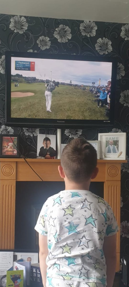 NoahAdnettGolf's tweet image. Glued to the TV lol Watching the main man @TommyFleetwood1. #funkyshirt @TheOpen #royalportrush #theopenportrush #openforsummer