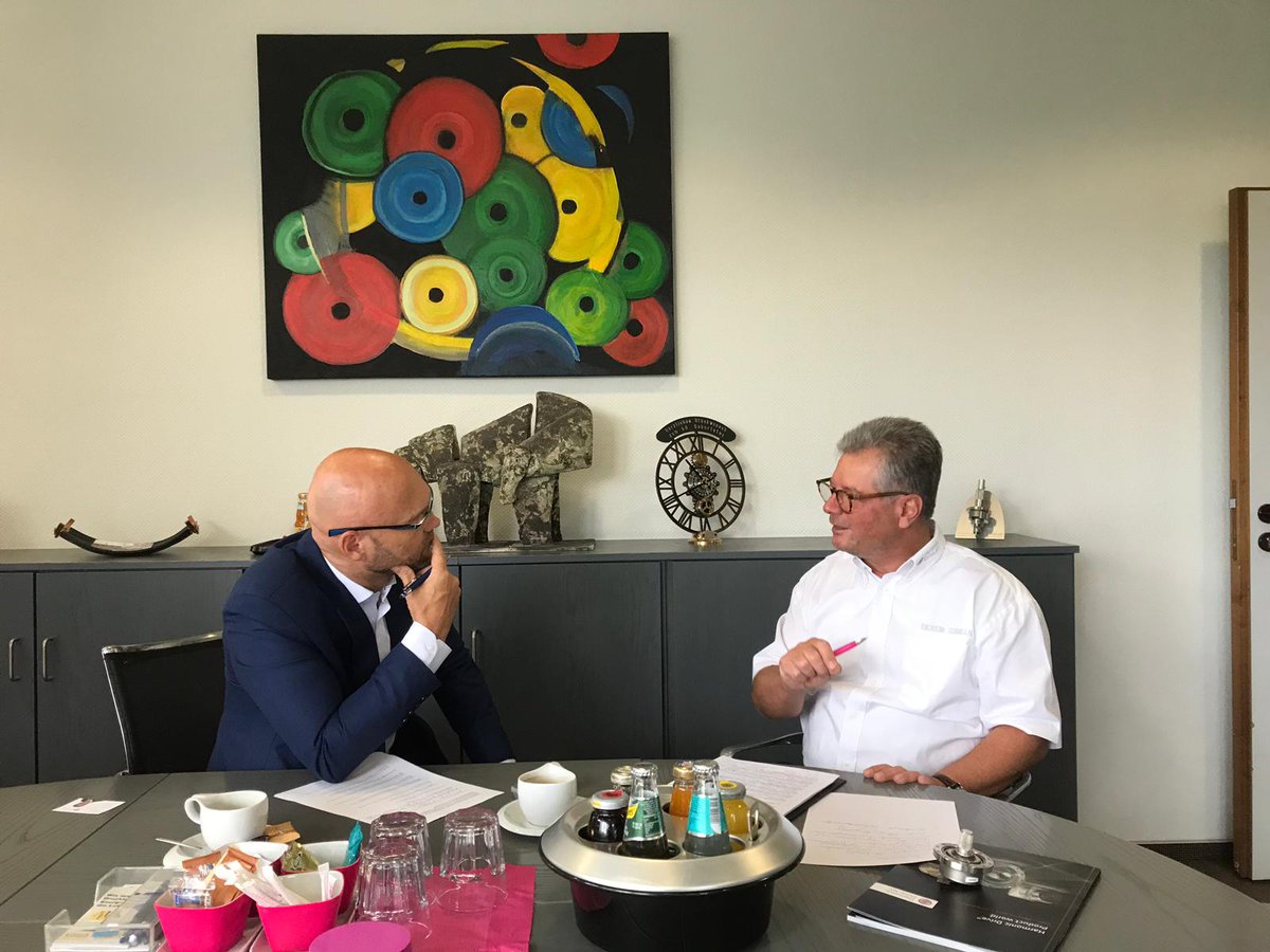 etz_vdeverlag's tweet photo. „Wir wissen, dass das Herzstück unseres Unternehmens, neben unserem einzigarten Getriebeprinzip, unsere Mitarbeiter sind. “
// Ekrem Sirman (@harmonicdrive) über das Unternehmen //
#antriebstechnik #getriebe #etzTour #harmonicdrive https://t.co/1U9ElBdeo5