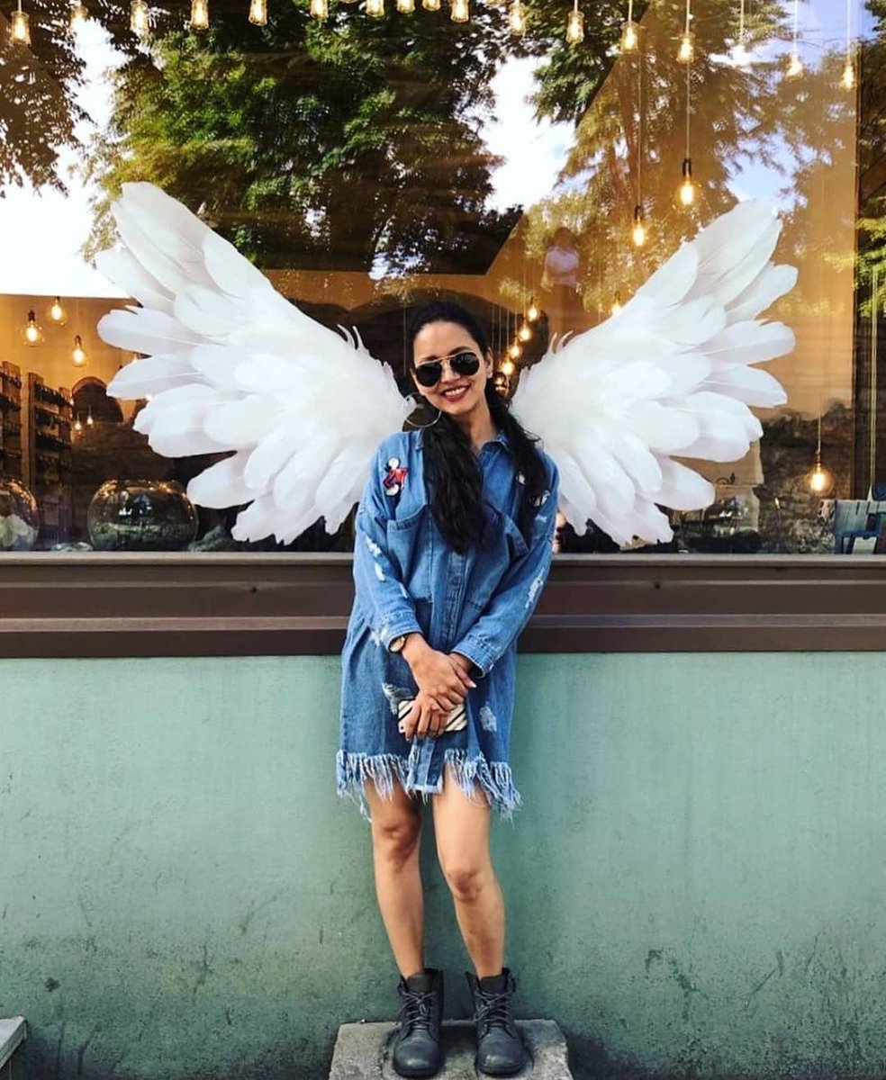 MyMeethiMirchi's tweet photo. Duniya hai uske liye Khatti Meethi. . Happy birthday to our pyaari Shruti!
Share your birthday wishes 🎂 @MirchiShruti
.
#HappyBirthday #RjShruti #MeethiMirchi #FridayFeeling https://t.co/rBJAMl5mNE