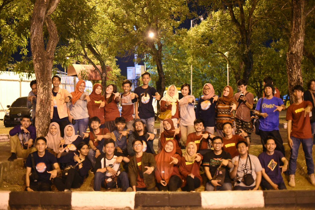 Penjemputan bapak-bapak kesayangan kami 💙💙
.
.
.
#sheilaon7 #sheilagank #SheilaOn7Day #backupsingerofsheilaon7 #weareonebigfamily