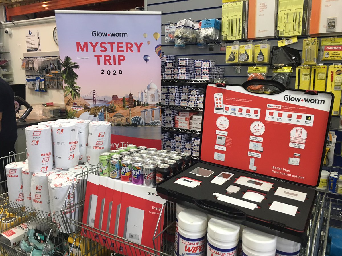 SteveGriffin_GW's tweet image. A few of you have asked so today we’re having a @glow_wormclub Controls morning at Banbury Heating Supplies. Come say hi, learn about the full range of Glow Worm controls.
#climapro #migo #5star