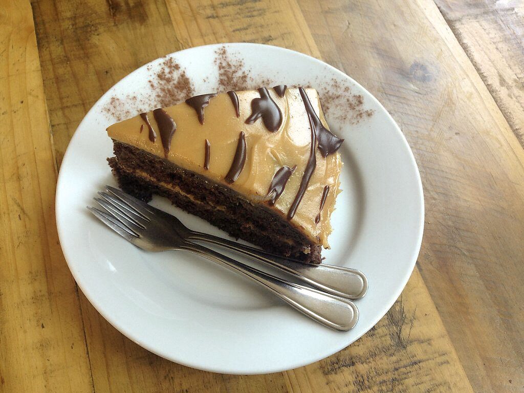 We don’t think it’s ever to early for cake on a Friday🤔. 

Come through for this slice of heaven and enjoy a slice with us. We are on 108 Greenway, Greenside, Johannesburg.

.
.
#vegan #cake #chocolate #peanutbutter #organic #slice