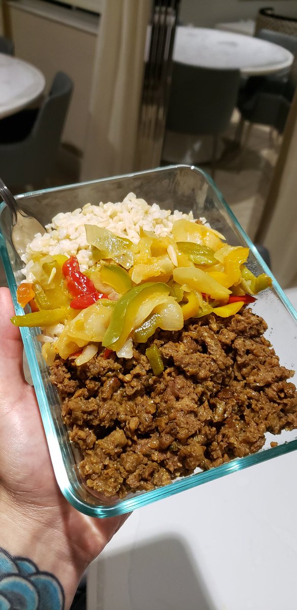 TheSquareEnix's tweet photo. Best plant-based ground beef thus far.
A little pricey so I'm hoping it becomes affordable in the near future. I support you, Beyond. But damn. π
#LessCruelty #LessEnvironmentalDamage #VeganAsAMotherFucker #VegansEatGrass #RabbitFood https://t.co/K0YeOHrfU9