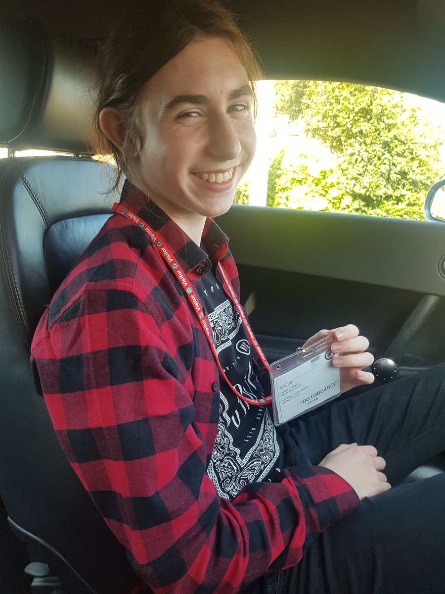 MichelleCallig4's tweet image. Well its Dylans last day on work experience @gatesheadcoll. Hes been working with the marketing team - under Verity and has really enjoyed it!  It has increased his confidence and he even said Gateshead College would be a great place to work. Thanks everyone 🙂 #workexperience