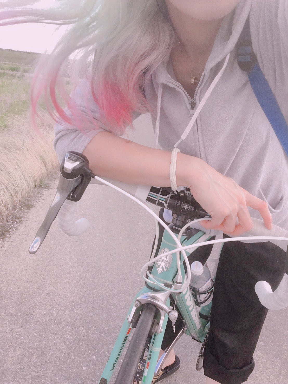 お嬢 低浮上 相棒の靖友号 通勤スタイル ロードバイク ビアンキ Bianchi 自転車 弱虫ペダル 荒北靖友 通勤 相棒 私の相棒 T Co Jgfpdpzqiy Twitter