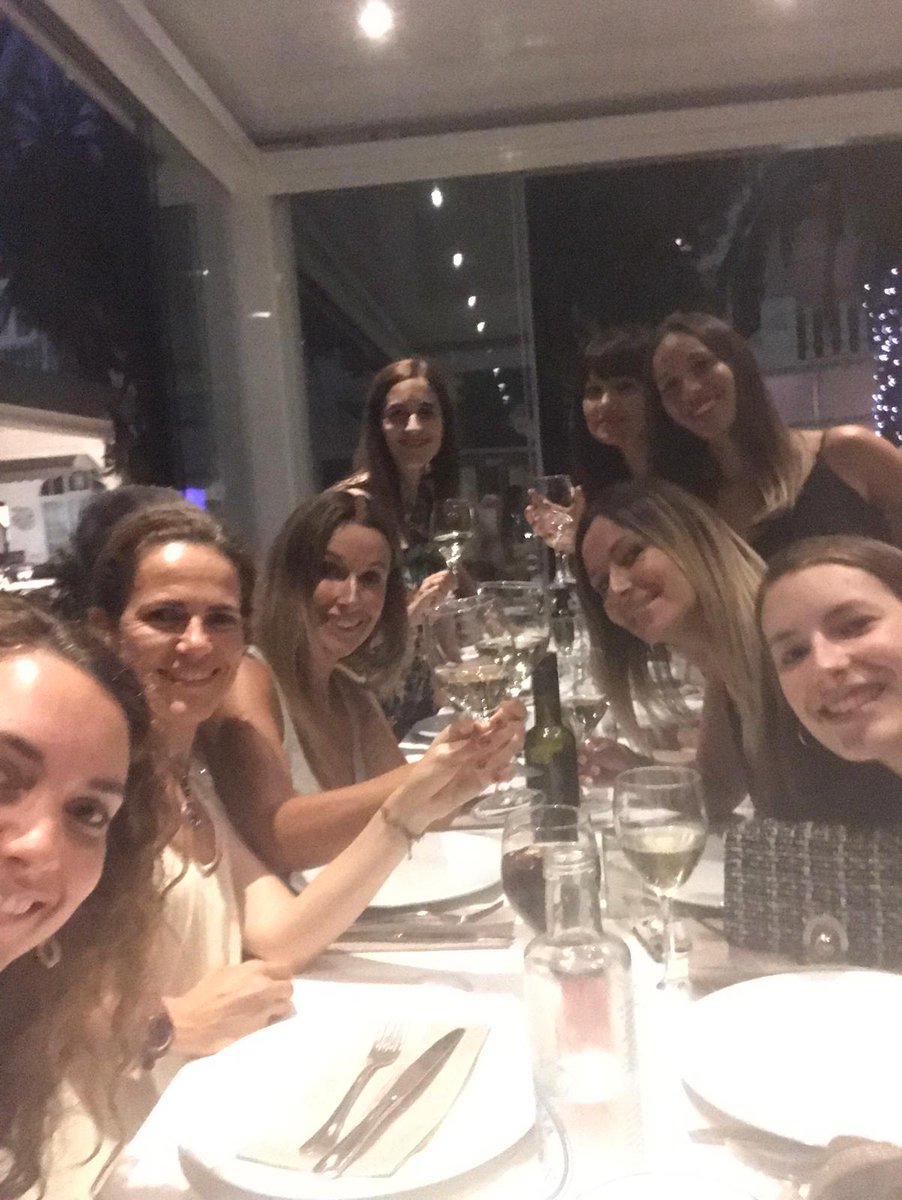 salutdental's tweet photo. Resum del nostre sopar d'estiu 🥂🙌 💙
#sdpteam #afterwork #somriu https://t.co/74QQ9U3NZX