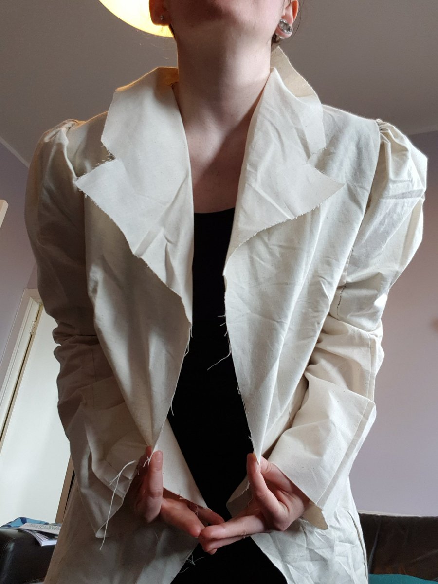 kaiiwooo's tweet photo. Calico realness darling.
That time I fully hand sewed a victorian style jacket (bit too long for a riding jacket but that can be changed later on)
Id love to make it in red or purple velvet.
#Victorian #victorianjacket #legofmutton https://t.co/2BL5DaoFUf
