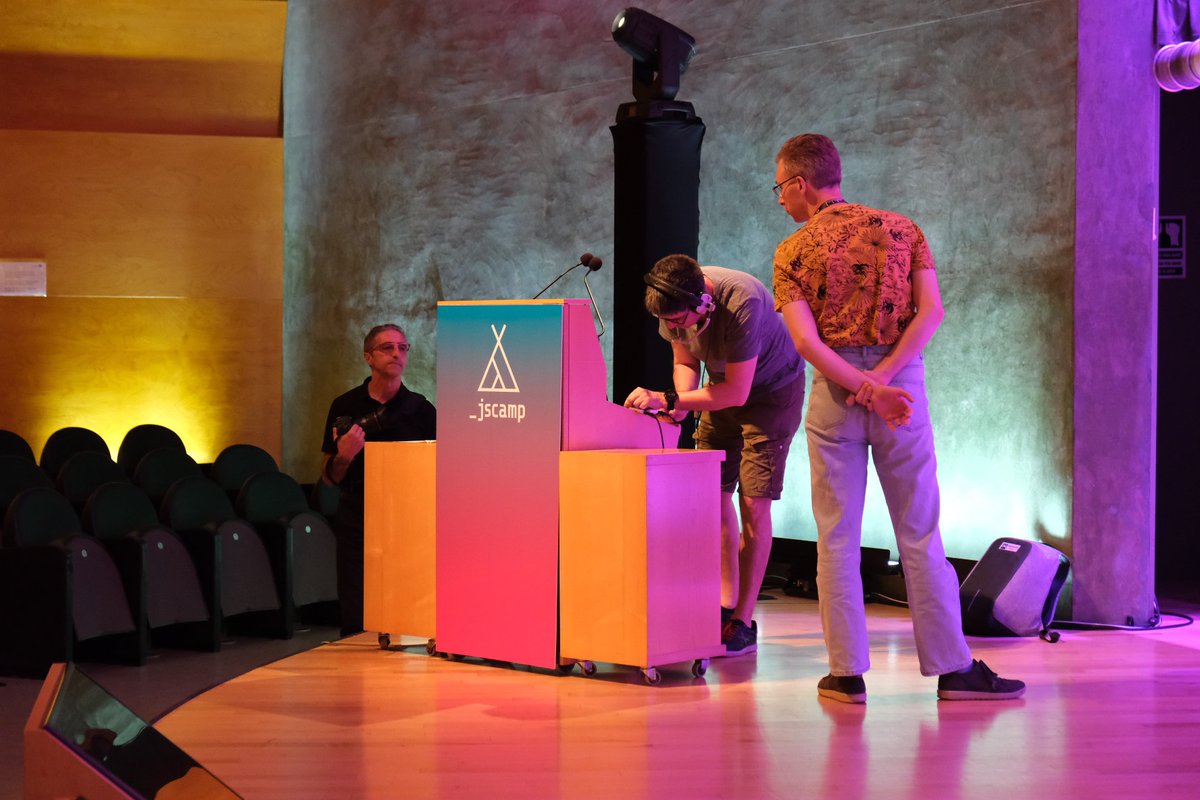 jscamp's tweet image. Last day of #jscamp 2019 is about to get started.