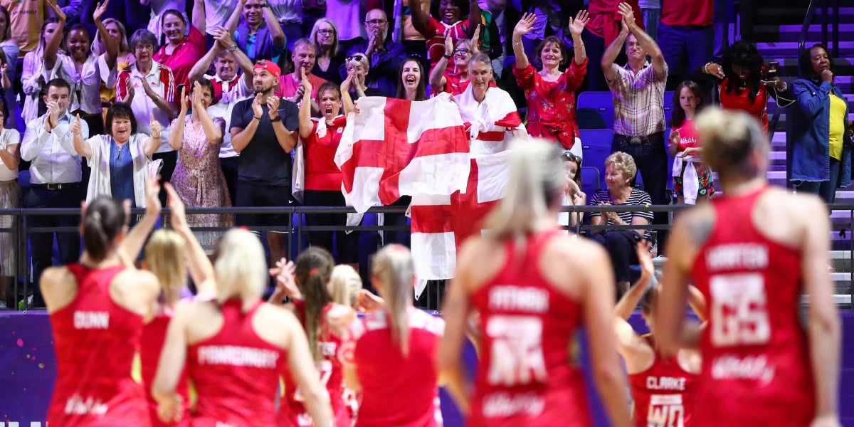 EnglandNetball's tweet image. 🏆 Vitality @NetballWorldCup semi-final
🏐 Vitality Roses vs. New Zealand
🗓️ Saturday 20th July 
⏰ 3pm first centre pass
🏟️ @MandSBankArena

Opposition in focus 👉 englandnetball.co.uk/vnwc-oppositio…

#ItsUsItsNow #RosesRISING 🌹