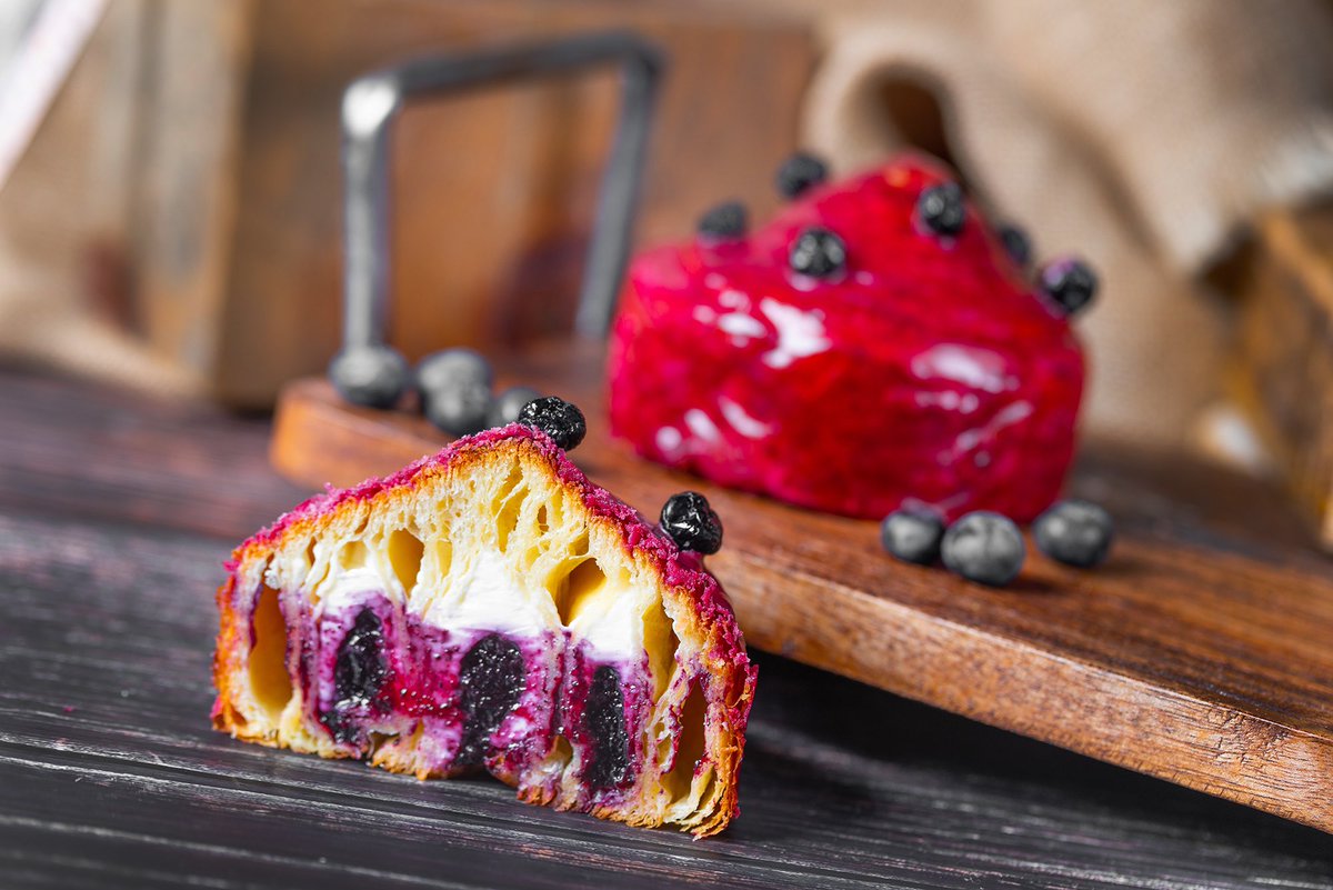 ➡️NUEVO CROISSANT ROLL ARÁNDANOS⬅️

¡¡ÑAM!!😍

Ya en todos los Mamá Framboise 😊👌🏻