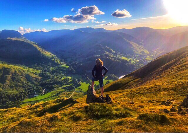 Catstycam's tweet photo. Happy Friday folks...I’m sure you’ve all got some great adventures planned for the weekend...get out on to those fells 😊 https://t.co/nVGRFLGFOd
