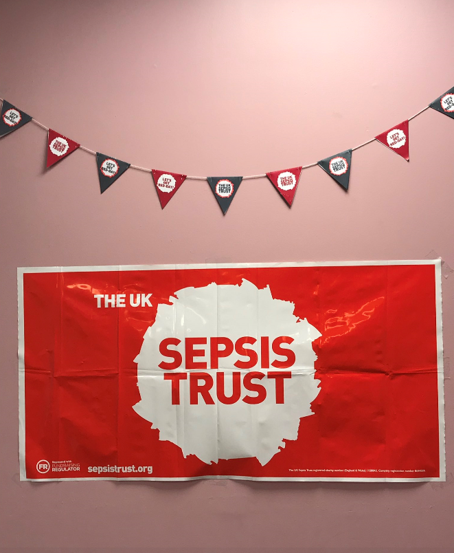 So wonderful to see our amazing <a href="/FghTheatres/">We are FGH Theatres</a> team wearing red and baking for Think Red Sepsis Day <a href="/UKSepsisTrust/">The UK Sepsis Trust</a> - #Sepsis #SepsisAwareness #ThinkRed

Picture courtesy of <a href="/Foghornlou/">louise robertson</a>