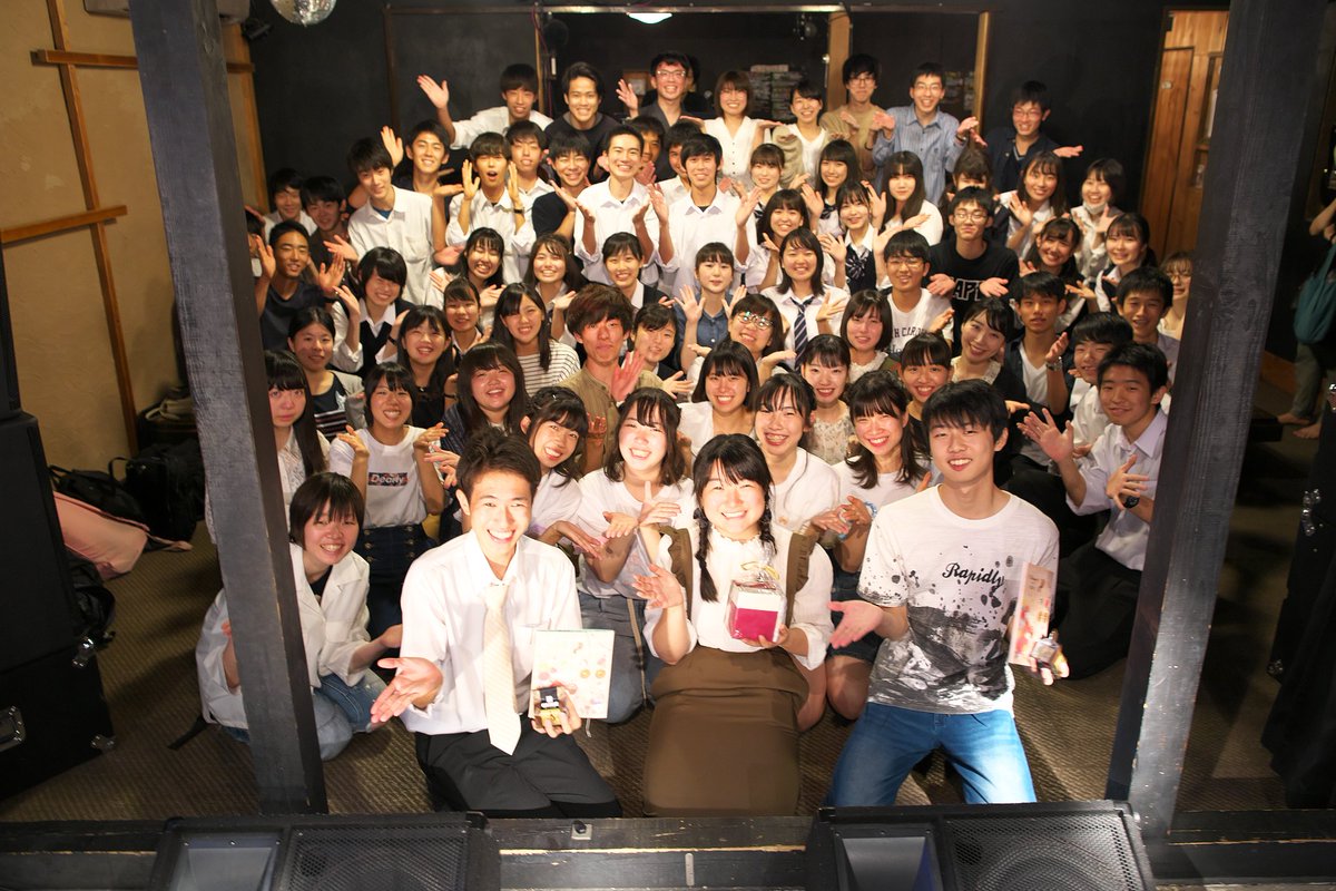 HandwiredGarage's tweet photo. 20190719 小金高校軽音部引退企画 「おいしい音楽きかせてあげます」

2年間の時間が流れたら、どんな関係にもたくさんの物語が宿る。ひとりの人間では成し得なかった経験はいつかまた開くためにしまわれる。 https://t.co/mLJh1PbNyy