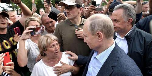 KremlinRus_Ru's tweet photo. Путин встретился с людьми, пострадавшими от паводка в Иркутской области

https://t.co/plRoJbr1yT
#Новости_России #Свежие_Новости #Последние_Новости #Новость #Новости https://t.co/HzZxuUnOqh