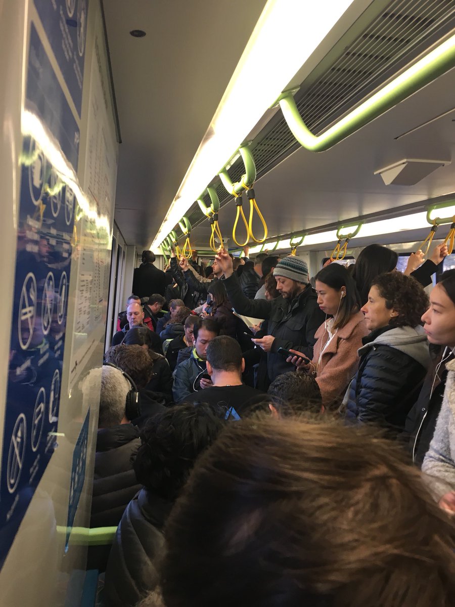 TheRealBecHope's tweet photo. My train trip this morning. This was taken just after I got on, so you can imagine it only got worse from there...to the point where waiting customers gave up trying to board! #HurstbridgeLine #SmooshedInLikeSardines #FridayMorningCommute #LoveMyTrains https://t.co/yqUpHkkb7Q