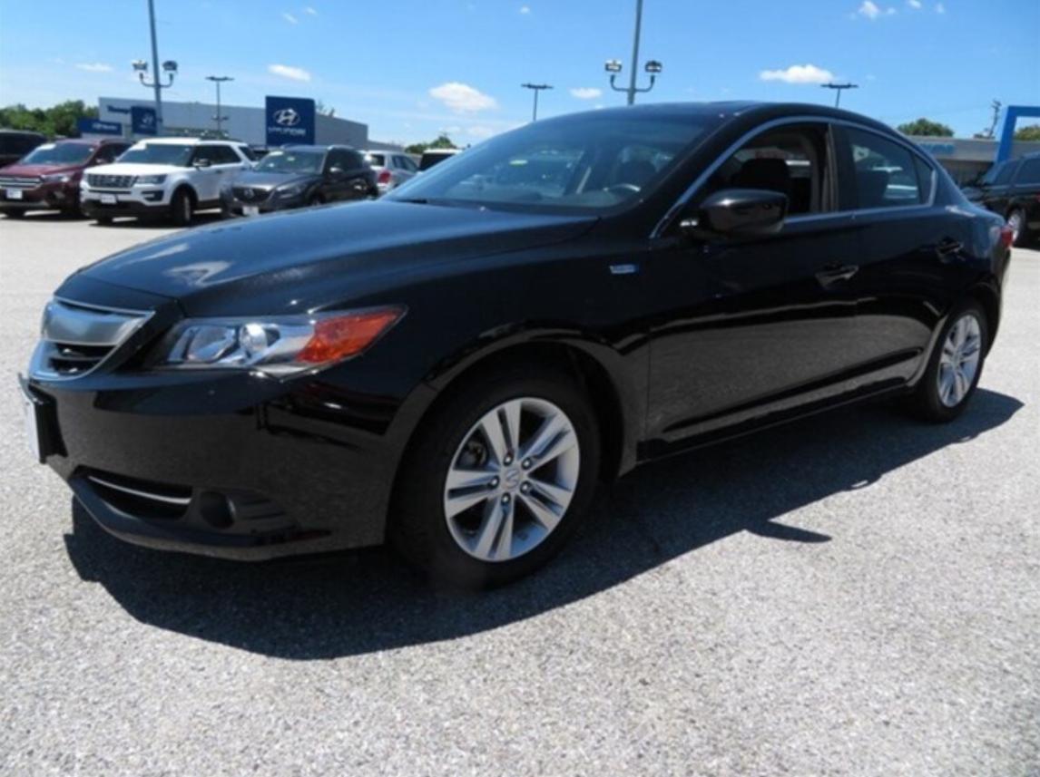NorrisFordmd's tweet photo. Looking to save on luxury and at the gas station? This 2014 #Acura #ILX #Hybrid Sedan is available now for under $17,000 and gets 39/38 City/Highway MPG. The 2014 #ILXHybrid also made one of @KBB's 10 Best Hybrids lists! Find out more: https://t.co/hSk92155x9 https://t.co/PuZFiaD5Ta