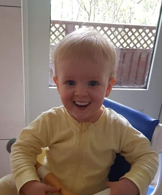 arnapeturs's tweet photo. svanberg var ss að fikra sig áfram í þessu faceappi og sendi mér mynd af eiði í gær. og já ég er enn frekar reið út í hann að stríða honum svona https://t.co/rK0KUWX3B6