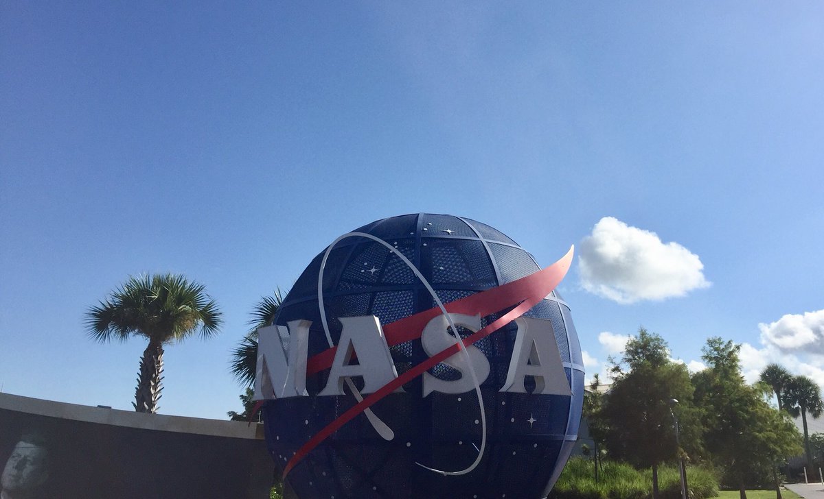 USPSCorpComm's tweet image. Today the Postal Service celebrates the 50th anniversary of the Apollo 11 Moon Landing. At Kennedy Space Center. #MoonLandingStamps #AstronautStamps