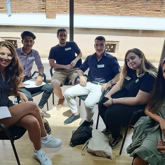AspasiaBCN's tweet photo. Aquí us presentem com han quedat distribuïts els equips d'Apps Factory:
@slashmobility mentoritzarà: Go Food
#CreativeZooBcn mentoritzarà: Rapsody
@wallapop mentoritzarà: Open Huts
#ArletKuns mentoritzarà: Habilitats Socials
@BuzzMN mentoritzarà: Eco-saved
#AppsFactory https://t.co/eoUifCXmNX