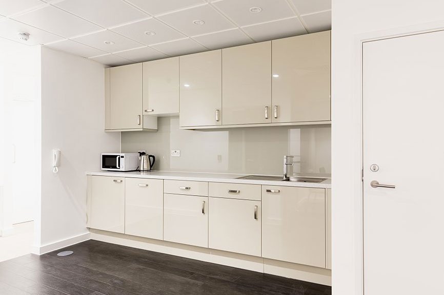 SyntecProjects's tweet photo. Syntec carried out a bespoke office and store room fit-out of these commercial units for client A2 Dominion creating a series of offices &amp; reception area 
#Syntec #SyntecProjects #BespokeServices OfficeFitout #westlondon #Builders #BuildersLondon #ShopFitb
https://t.co/7AASRH0DCO https://t.co/kYGiO9vOYE