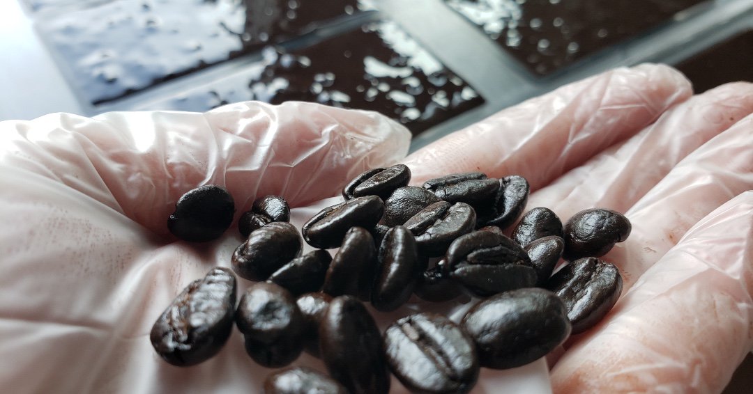 ☕🍫#enoughsaid Find #chocolate &amp; #coffee this weekend at The Saskatoon Farmers' Market! #Saskatoon #YXE #saskatoonfarmersmarket <a href="/madurocoffee/">Maduro Coffee and Tea</a>