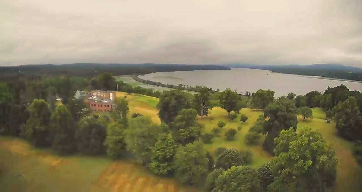 MrPhotoJT's tweet photo. Practicing using my drone. Took off beginner mode and sent it way up! #photography #landscapephotography #drone #HudsonValley #nature #FridayThoughts https://t.co/lzb38erpMf