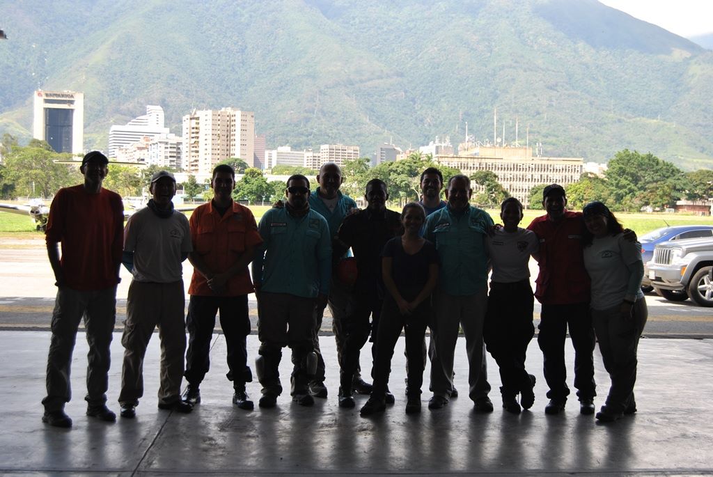 rescatehumboldt's tweet photo. La #FamiliaHumboldt les desea un #BuenViernes 
¡ATENTOS! 
En el marco del Programa Continuo de Formación Avanzada, se dictará el #Curso de: “Operaciones Helitransportadas de Salvamento” #NC8002
¡PRÓXIMAMENTE!
#CapacitacionAvanzada #ORH #SAR #Helitactica .@rescatehumboldt https://t.co/xibjpnSjV4