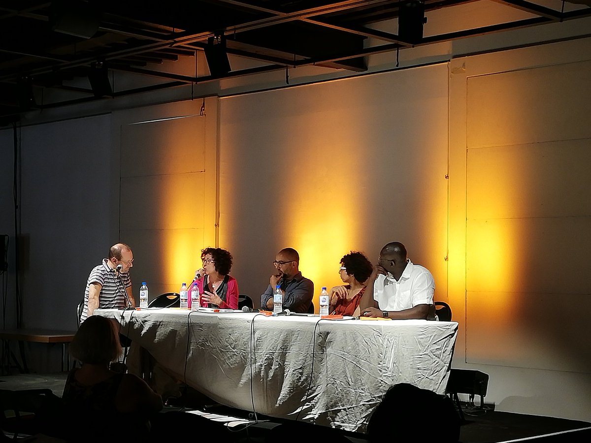 Cet après-midi à la Maison des professionnels du spectacle ➡️ "Chorégraphes et politiques, une rencontre est-elle possible ?", Rencontre organisée par Chorégraphes Associés, avec Héla Fattoumi, Nathalie Filser, Vincent Corbier et Didier Mayemba.
Animée par Emmanuel Serafini. #MPS