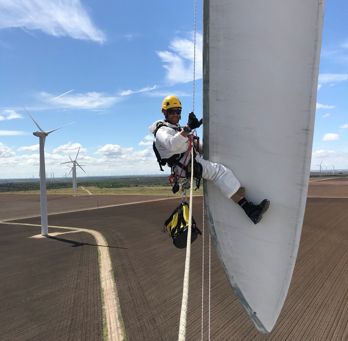 aistraining's tweet image. GOOD NEWS FRIDAY |

Together alongside our partners, Advanced Blade Repair Services, we can now offer 'GWO Blade Repair' training!

Check it out and book online, this is expected to be a busy one; bit.ly/2XTfVlC

#bladerepair #windtraining #windindustry #gwotraining