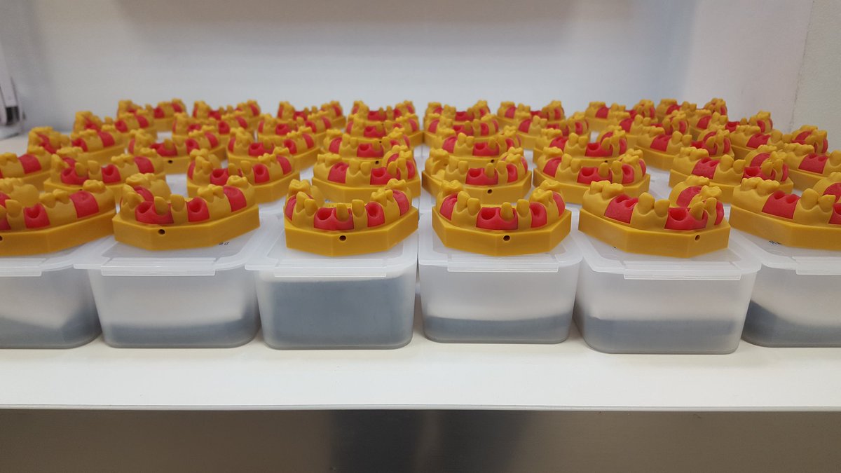 3dentalCADCAM's tweet photo. ✅ Modelos listos ✅ Este trabajo esta compuesto por 30 modelos prototipados con 4 encías blandas y un muñón desmontable cada uno. Después de la sesión de fotos 📷 están preparados para enviarlos a su destino 📨 ¿Qué os parece?
#3Dental #Modelos #Impresion3D #FabricacionAditiva https://t.co/BkXOxHfuGW