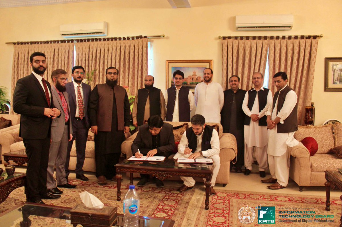 kpitbgov's tweet image. KPITB signs an MoU with PITB for building synergies in areas of mutual interest. Both KPITB and PITB vowed to strengthen their partnership and build on each others expertise for the envisioned digitization of Pakistan.
#KPIB
@shabazkn @PITB_Official @azfarmanzoor @kamrankbangash