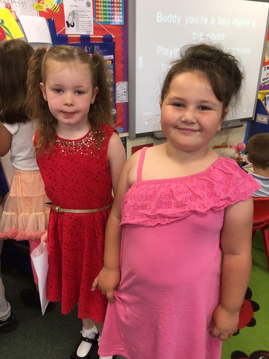 dosbarth_coch's tweet photo. Friends forever 👏👏 https://t.co/xvLhnNenR9