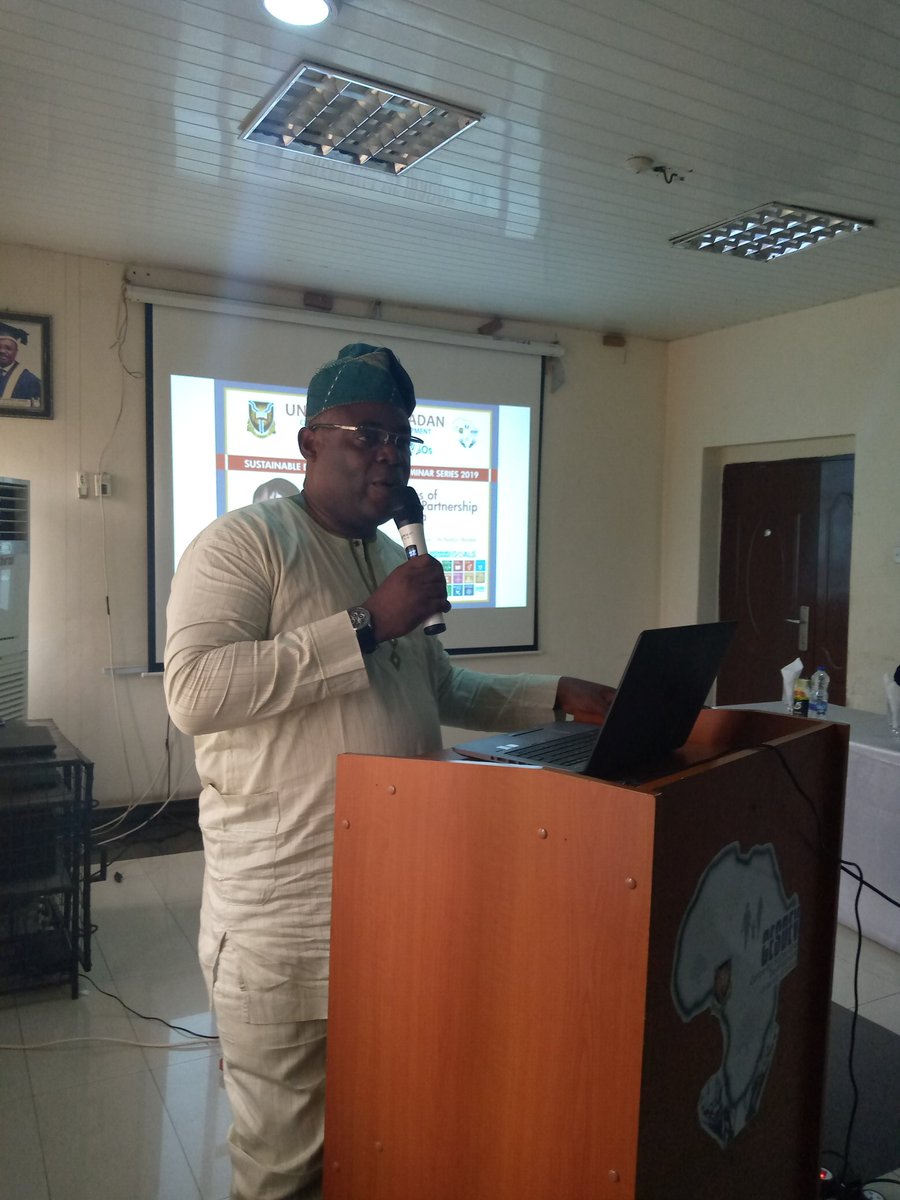 MDPIbadan's tweet photo. Prof Olanrewaju Olaniyan giving his opening address. #OpenGovNg #SDPSS2019 https://t.co/nie2uHU6Ii