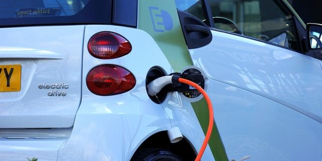Turning housing on to support electric vehicles... Our response to the government's two new consultations: bit.ly/2GjKVW6 #news #electricvehicles #energy #housing