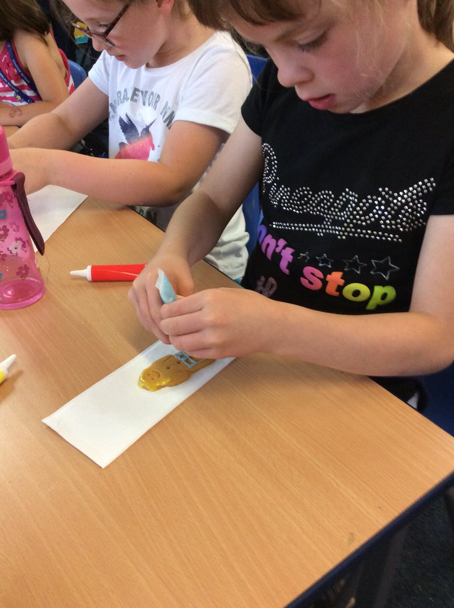 Last day biscuit decorating! Thank you Y2JH for being an amazing class. Have an fantastic Summer!