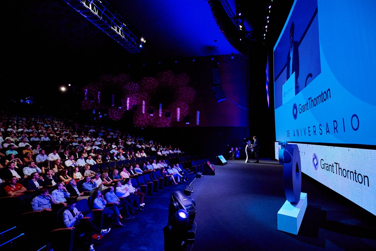 ¡Celebramos 35 años de actividad en #España! Durante todo 2019 hemos organizado distintos actos para festejar nuestro #aniversario. A ellos han asistido los más de 800 profesionales que integran nuestros equipos. 👉 ow.ly/YLYr30pa3yh #letsgetpurple #GrantThornton35