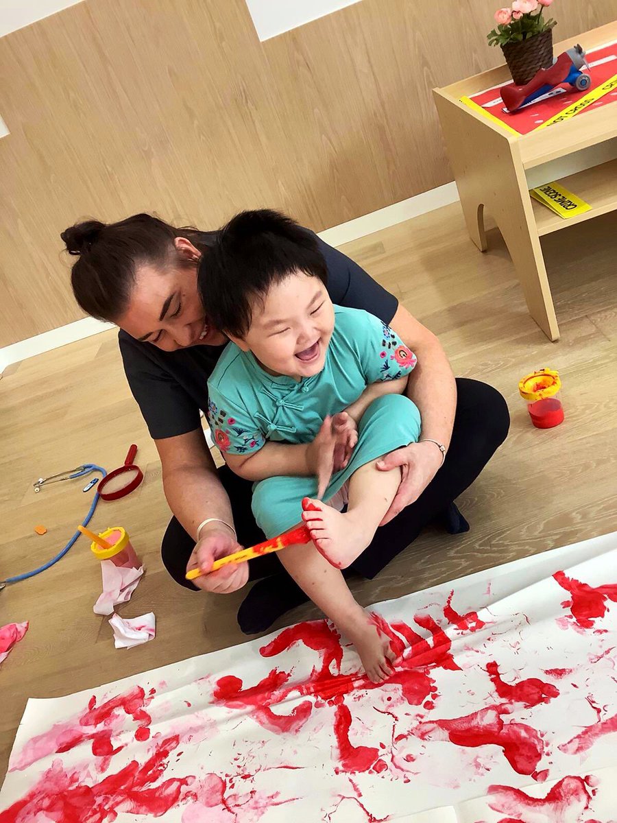SueJones19's tweet photo. @EvolutionChildC #China our children love Footprint Painting! It’s a wonderful opportunity to learn cause &amp; effect seeing their feet making prints on paper. They learn tactile &amp; sensory skills from touching paint &amp; feeling how paint feels on their skin &amp; in between their toes👌🏻 https://t.co/0mjCsFxLTd