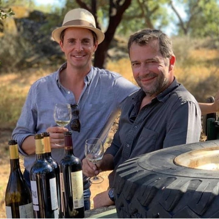 GoodeGigglers's tweet photo. All right #Giggleverse!Two weeks from now we'll be having the best time together &amp; we can't wait!The hype is real &amp; anxiety levels are rising. Now the weekend is here so,why don't we start with the wine? Yep,you got us, we're sharing the #Goodeness from #TheWineShow...3,2,1,go! https://t.co/Ve6cvwECXI
