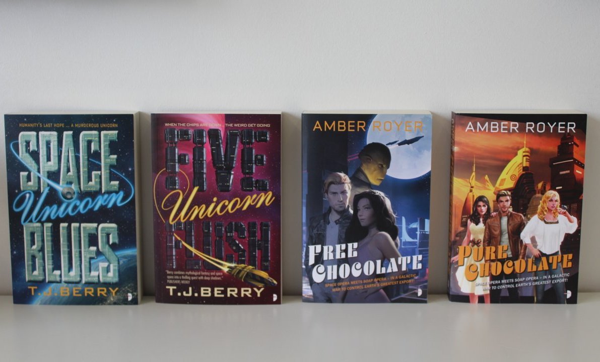 angryrobotbooks's tweet photo. Okay everyone, our FOURTH book giveaway for #10yearsofrobots is OPEN! Up for grabs is our Bonkers #scifi bundle! To enter, tell us what your favourite chocolate is and why? π€ Winner will be announced on Friday. Gooood luck! @amber_royer @TJaneBerry https://t.co/EnRz1iZDVM