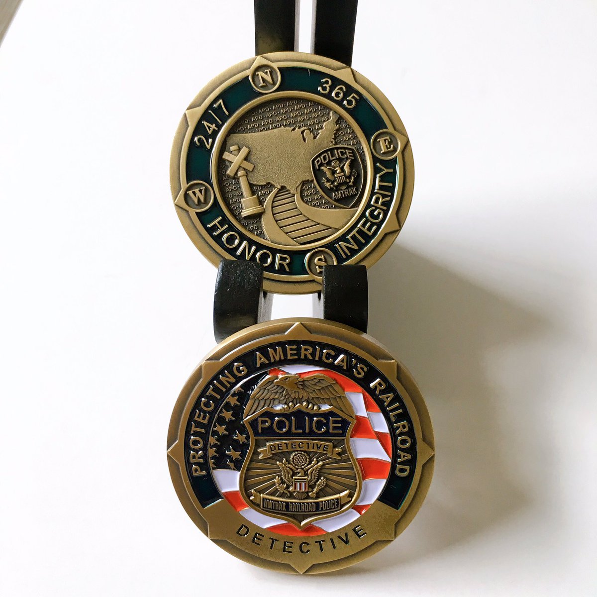 olivia84111's tweet photo. The soft enamel custom metal coin with translucent color #challengecoin today!
#ChooseSignature #ChallengeCoins #CustomCoin #MilitaryChallengeCoins #CoinCompany #Norwegian #CommanderCoins #CommemorativeCoins #3DCoins https://t.co/4IC4gHNndo