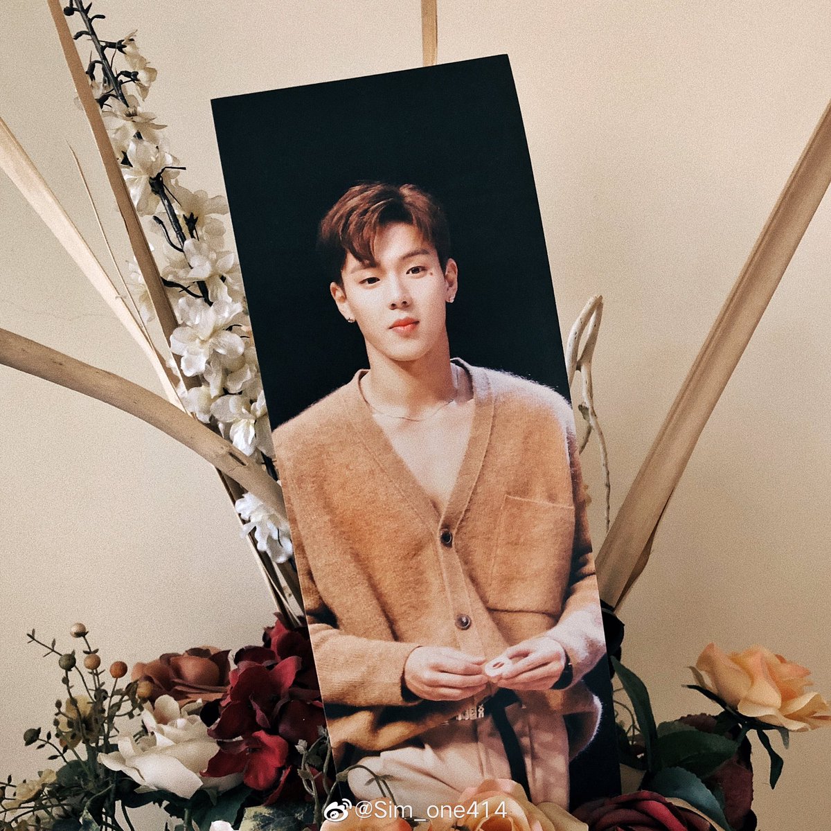 JoyCui95's tweet photo. Who will be in Mexico City this weekend🙋We have prepared two styles of banners and THEY ARE FREE. There will be a limited quantities of each🤙🏻see y’all in 🇲🇽 💃🏻💃🏻💃🏻#monstaxmexico #monstaxworldtour #monstax https://t.co/u0XvTqN5nl