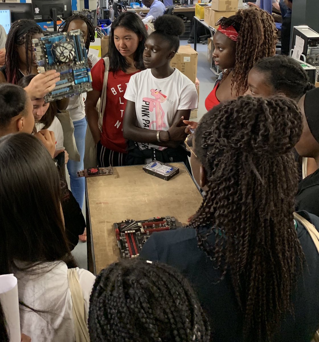 JumpInTech's tweet image. #throwback de notre visite @Ecodair_ESS   L’ordinateur n’a plus de secret pour nous 💪🏼😜😉  @BecomtechFr #JITCRETEIL #JUMPINTECH2019
#VACANCES #becausegirlscan #OKLM