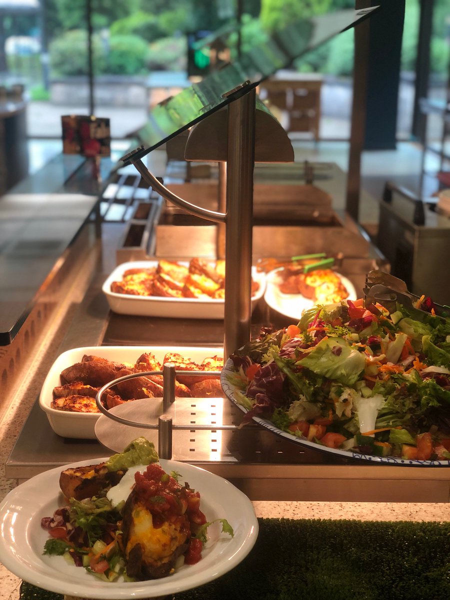 LStoreys's tweet image. #FridayFeeling #fullyloaded #potatoskins #Craigforth #stirling #WESTisBEST #foodies #cheflife #welovethisbusiness @lynnywinny_lynn @georgegunn2303