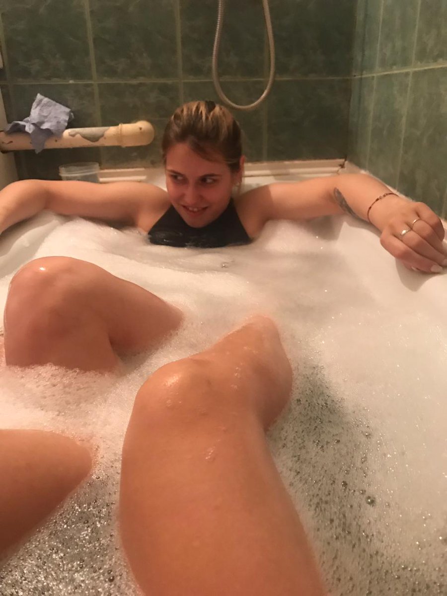 _Kostyan__'s tweet image. Если вдруг, Вы захотите принять со мной ванную, то готовьтесь ЭТО увидеть перед собой 😁