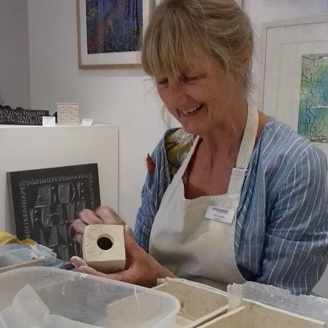 JEcottGlass's tweet photo. In the @buckinghamshirecraftguild gallery today with ceramicist Chris Inder, who is hard at work!
The gallery is open Tuesday to Saturday 10-4 and 12-4 on Sundays, and shows a wide range of beautiful hand made pieces.

#buckinghamshirecraftguild #madebyh… https://t.co/bZ3mO434Fu https://t.co/Tpwe1eni0t