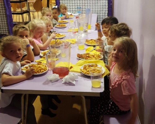 LongmeadowPSch's tweet photo. Nursery visit to Partyman World: Please enter an introduction for your blog post here.  https://t.co/OfBXU9dFo6 https://t.co/UtQG9biqEb