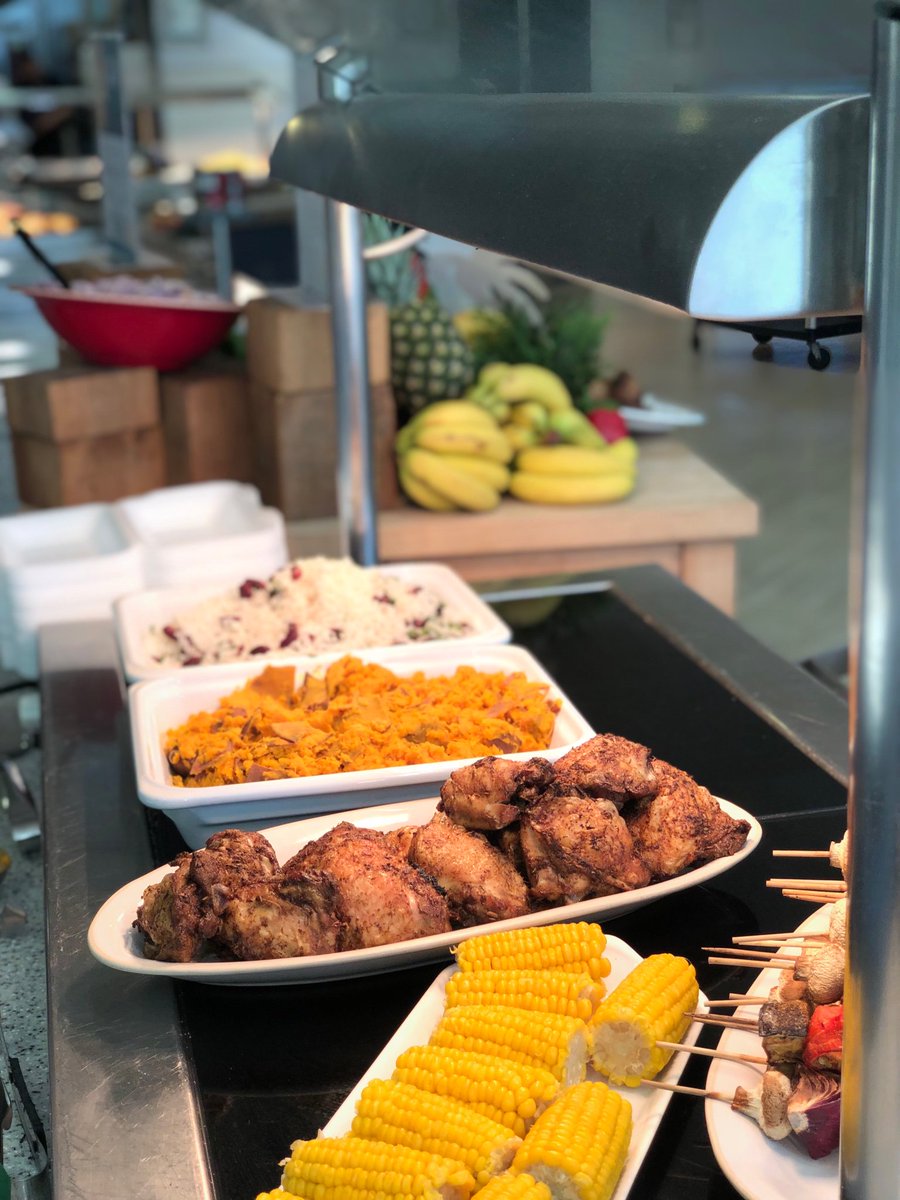 LStoreys's tweet image. Start the #weekend with some #Caribbean #jerkchicken #today #craigforth #stirling #WESTisBEST #chefslife #foodies #welovethisbusiness @georgegunn2303 @lynnywinny_lynn