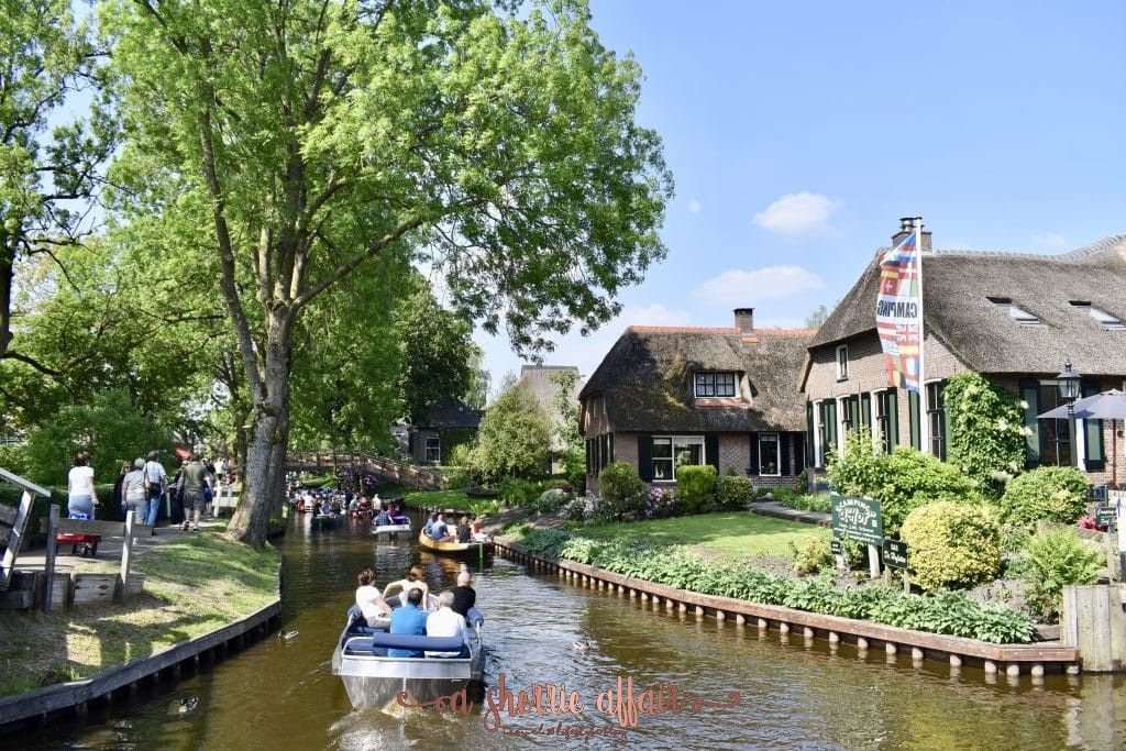 The 'Little Venice' of Holland, filled with shops and resturants to ecplore #holland #netherlands @travelbySherrie buff.ly/2xSfqh8