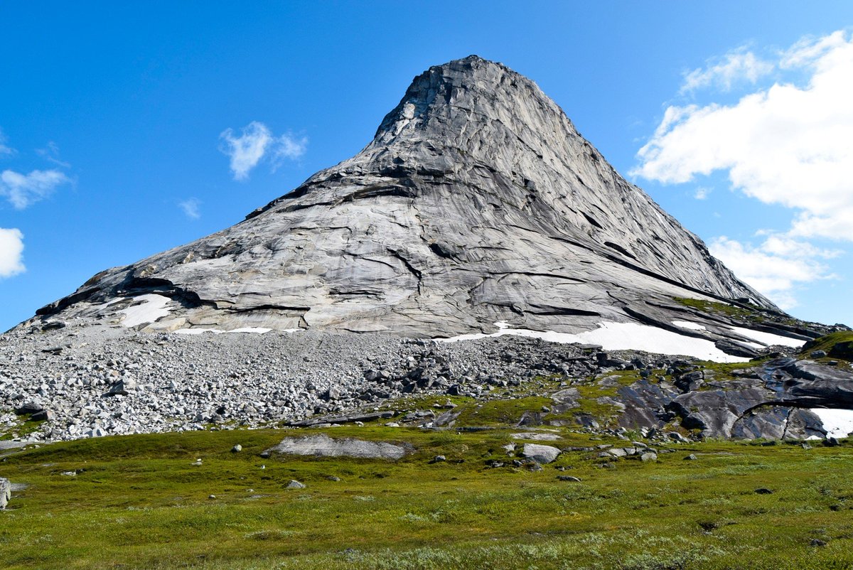 TursidenNO's tweet photo. Mountain hiking around Gjerdalen in Sørfold #hiking #gjerdalen #sørfold #nature #norway https://t.co/1AB9KJuF1K